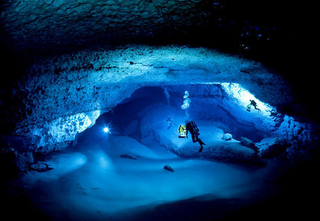Illustration for article titled R.I.P. Wes Skiles, the photographer who captured the forbidding beauty of underwater caves